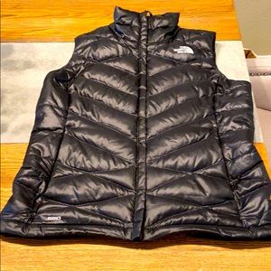 North Face Full Zip 550 Puffer Vest - Black